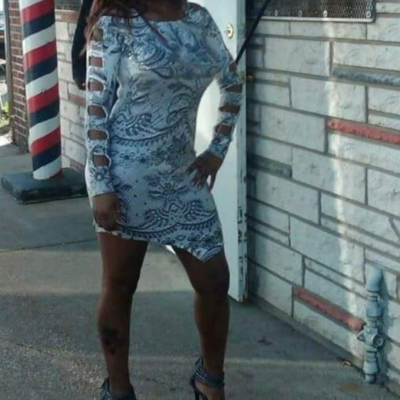 Dress - Picture 1 of 2